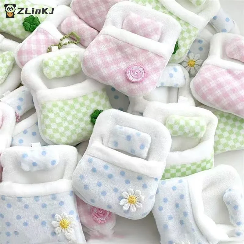 Adorable muñeca de peluche con - Bedroom Furniture reseña y precio